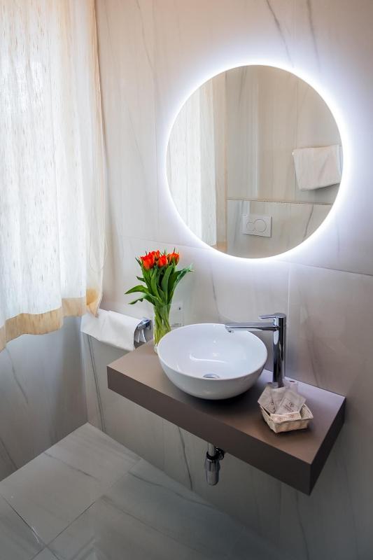 Superior Double Room image 3