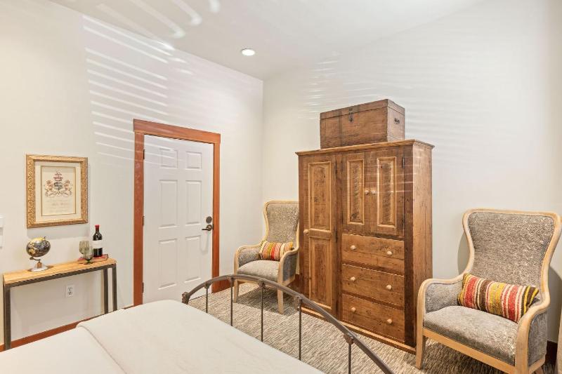 Standard Queen Room Accessible, Ensuite (Room 1) image 2