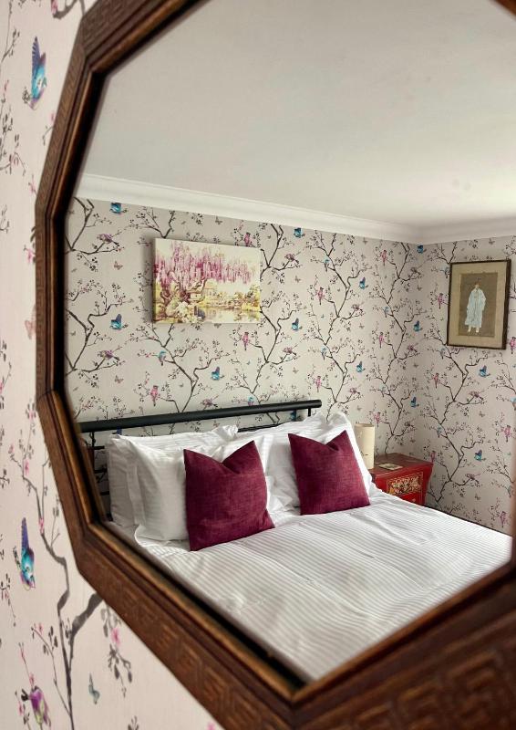 Standard Double Room image 4