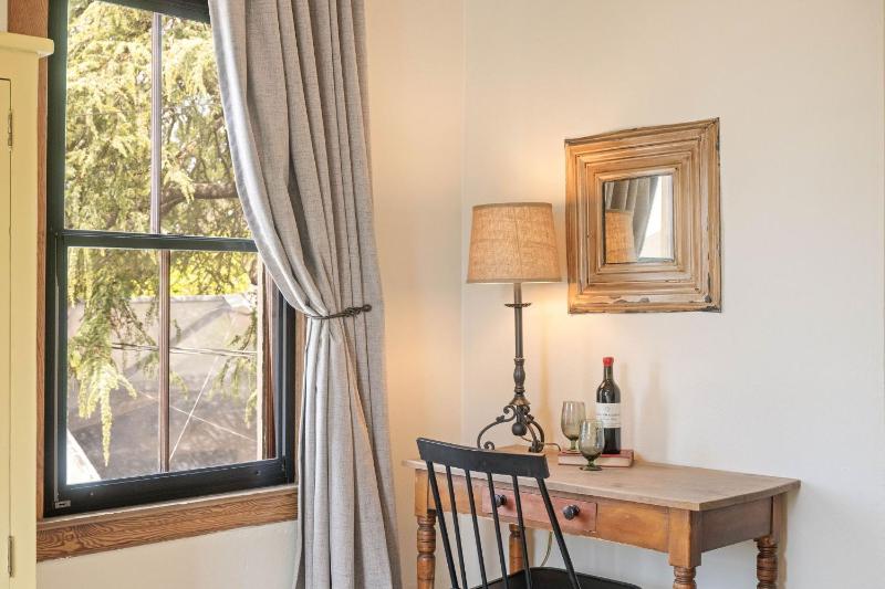 Standard Queen Room, Ensuite (Room 24) image 3