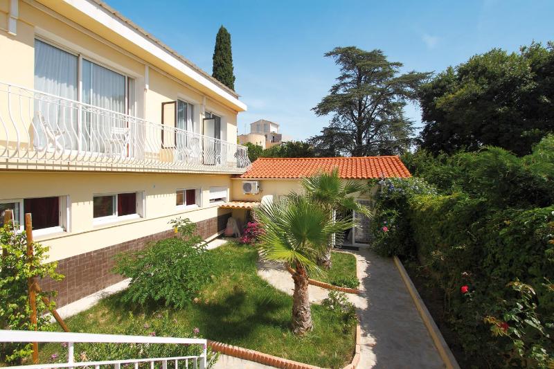 Hôtel La Croix de Malte - image 11