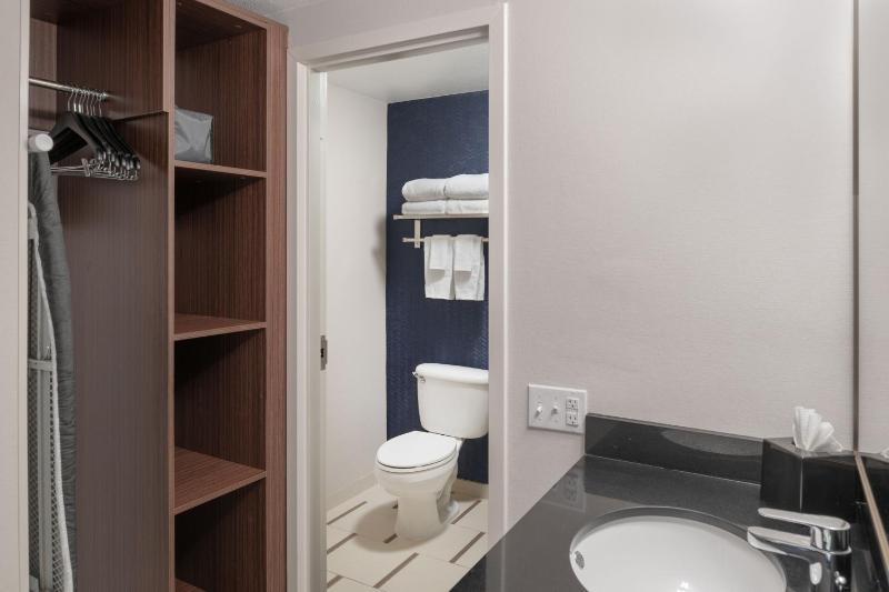 King Room image 3