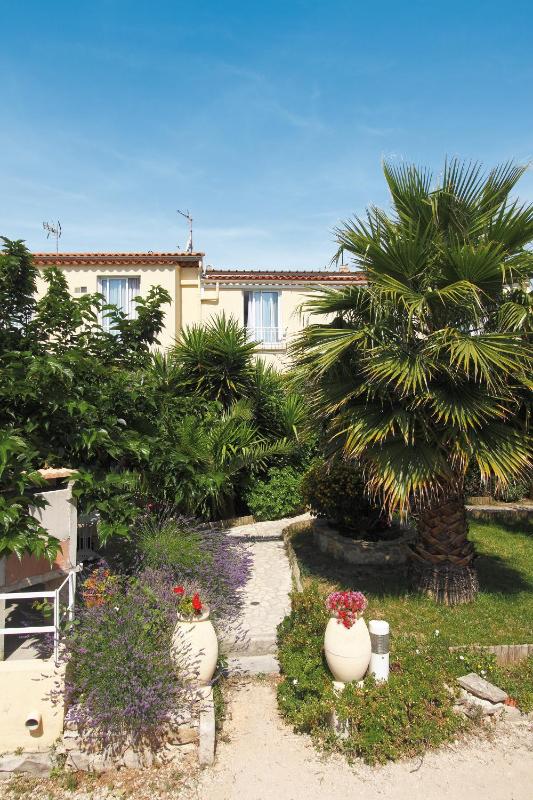 Hôtel La Croix de Malte - image 17