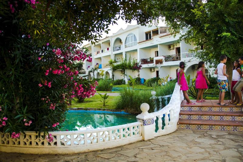 Apartments Kione Playa Romana Park - image 11