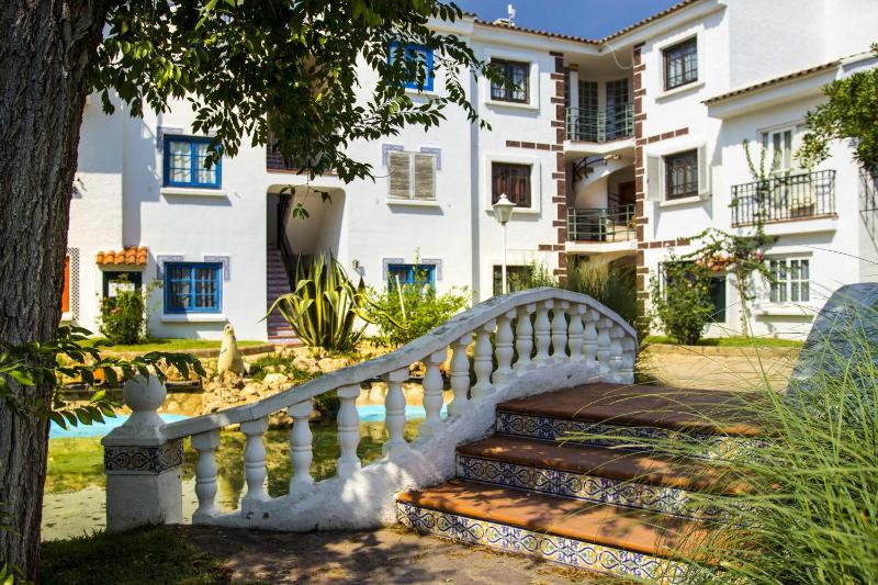 Apartments Kione Playa Romana Park - image 8