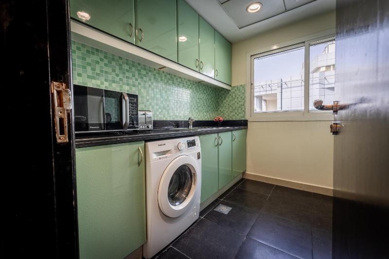 Superior Studio Apartment image 2