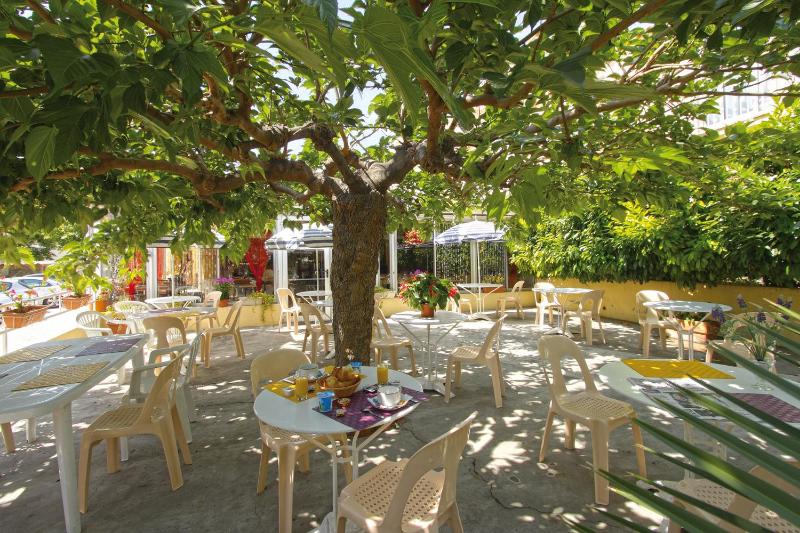 Hôtel La Croix de Malte - image 1