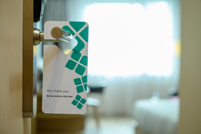 King Guest Room - Mobility Accessible image 1