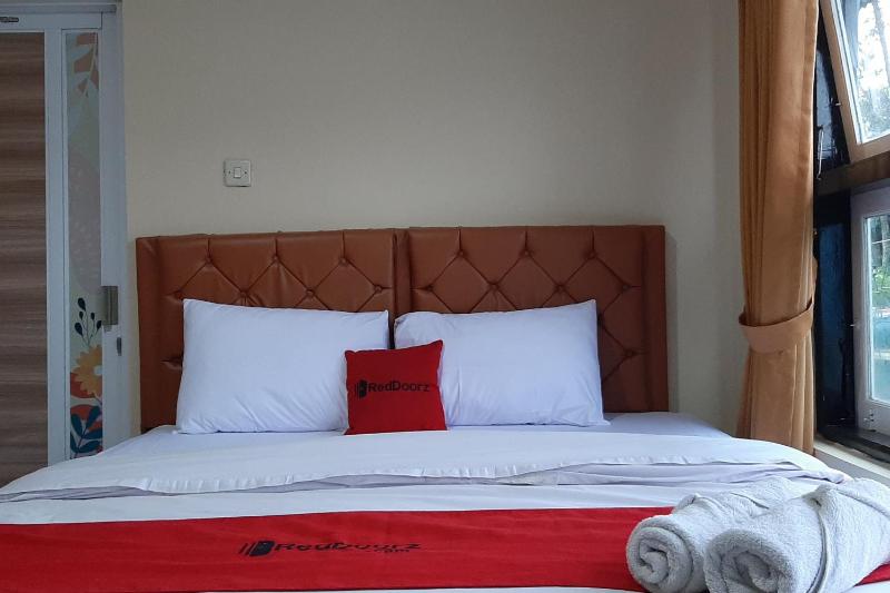 RedDoorz At Hotel Pakem Sari Kaliurang - image 5