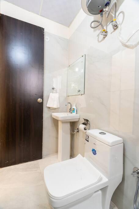 Homlee-Vasundhara 5BHK with Terrace(For Function) - image 11
