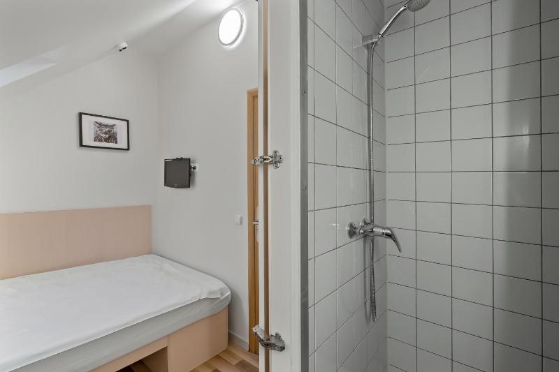 Economy Double Room with Private Bathroom image 2