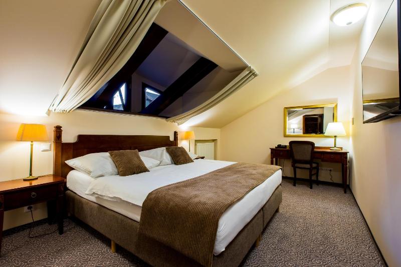 Superior Double Room image 1