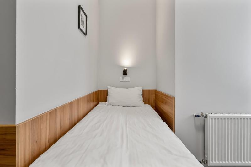 Single Room with Private Bathroom image 4