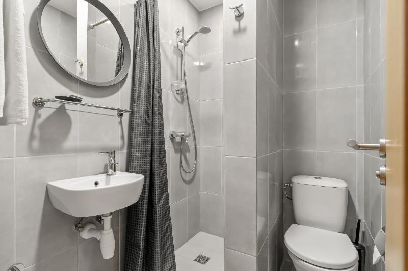 Single Room with Private Bathroom image 2