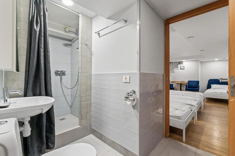 Superior Quadruple Room with Private Bathroom image 2