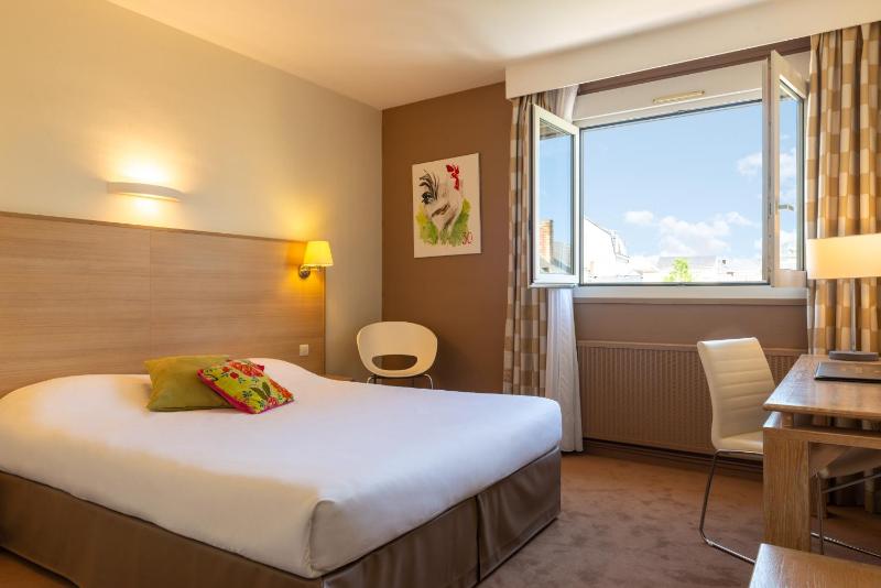 Double Room image 1