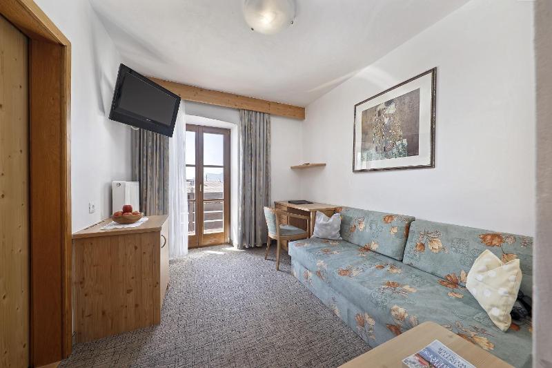 Comfort Double Room with Balcony image 3