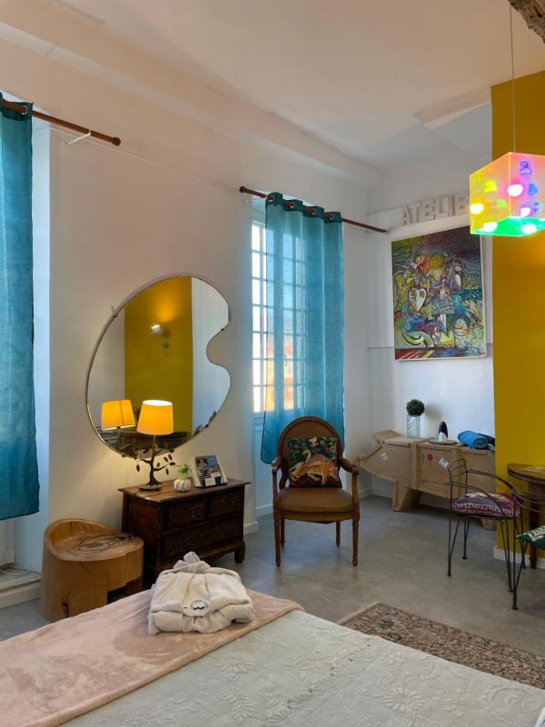Studio (2 Adults) - Atelier image 3