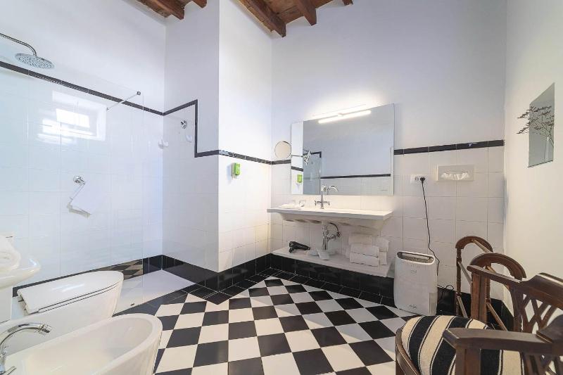 Suite image 3