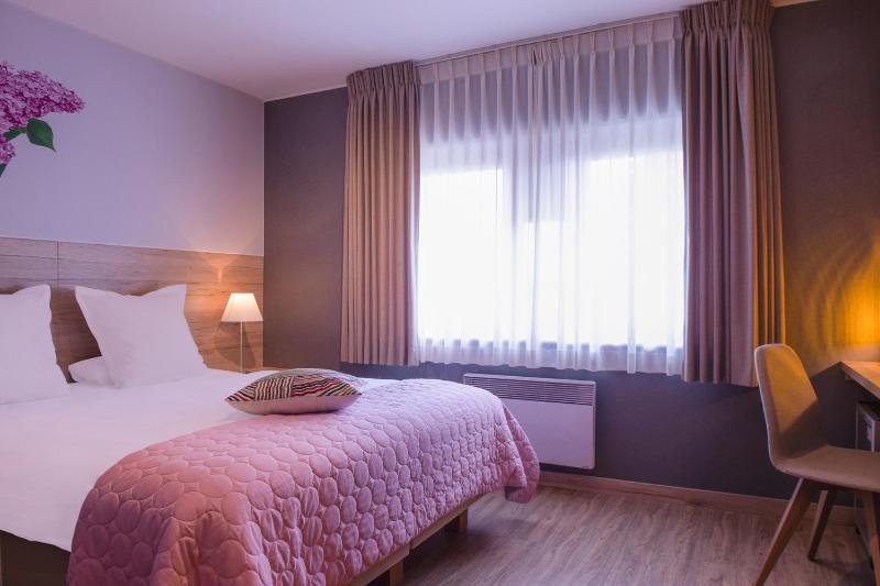 Standard Double Room image 1