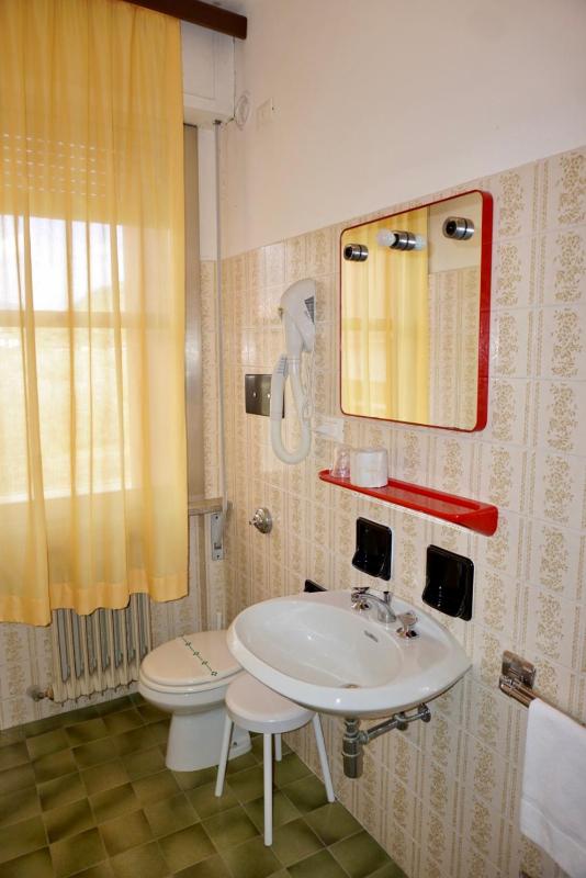 Single Room image 2