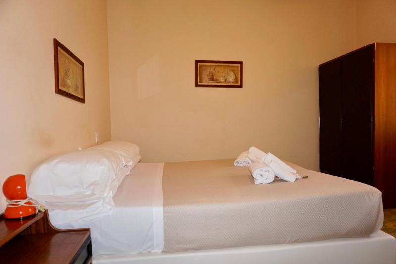 Double or Twin Room image 4