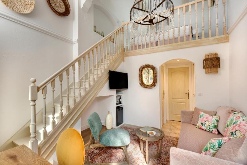 Superior Duplex Room image 3