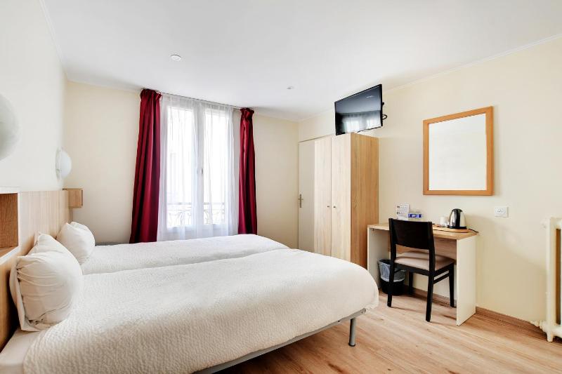 Twin Room image 3