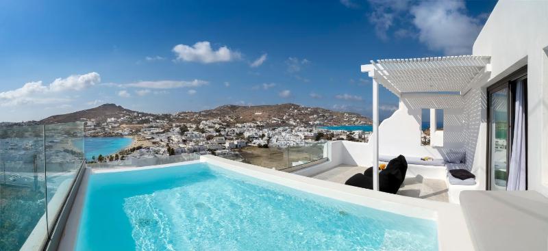 Diamond Suite Sea View Private Pool image 2