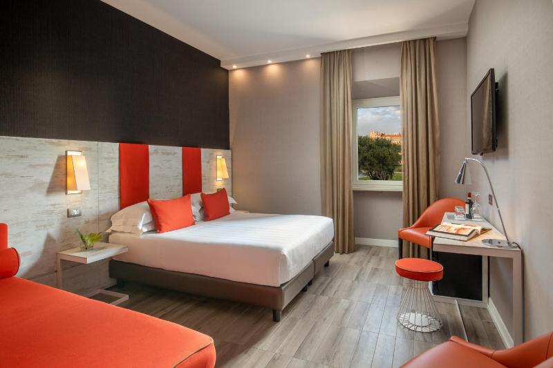 Deluxe Triple Room image 4