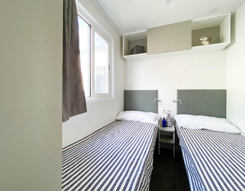 Mobile Home image 3