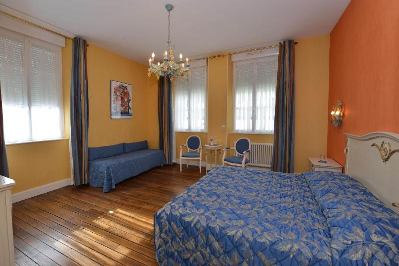 Superior Double Room image 3