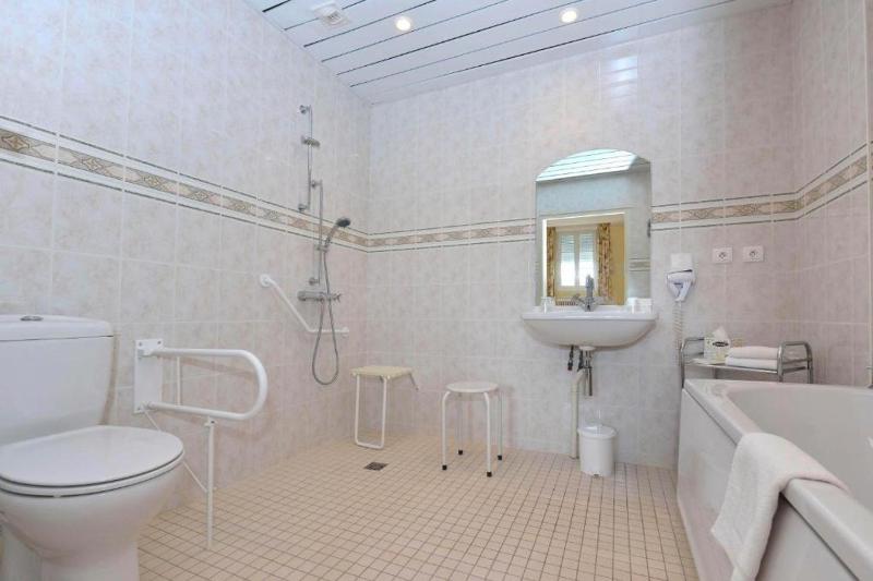 Superior Twin Room image 2