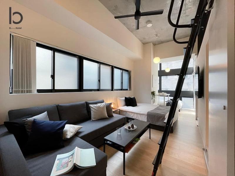b hotel Nekoyard - Stylish Loft Studio Steps from Peace Park - image 4