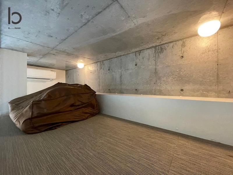 b hotel Nekoyard - Stylish Loft Studio Steps from Peace Park - image 9
