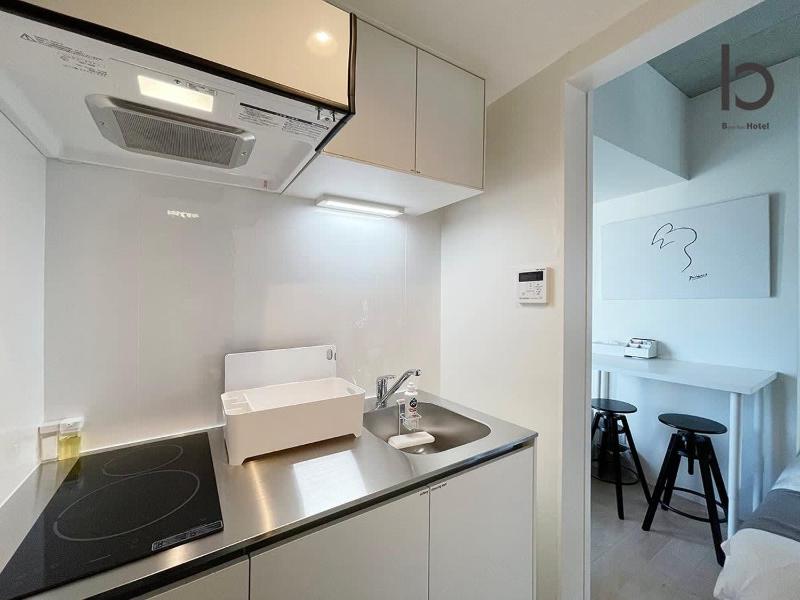 b hotel Nekoyard - Modern Beautiful Studio Walk to Peace Park & Shops - image 7