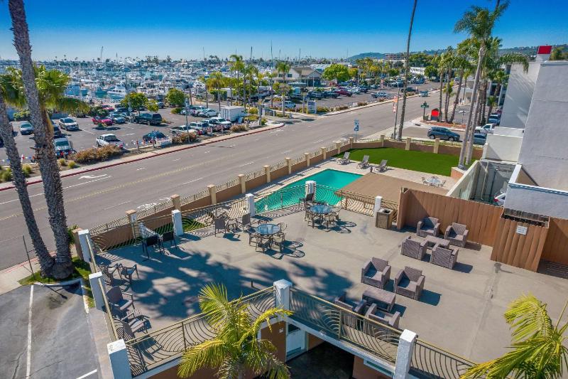 Comfort Inn San Diego Airport At The Harbor - image 4