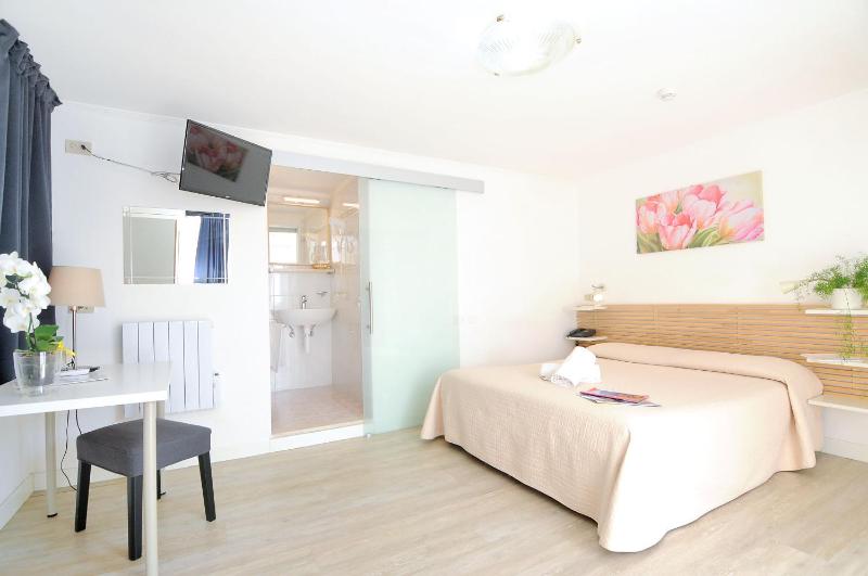 Deluxe Double Room with Sea View image 1