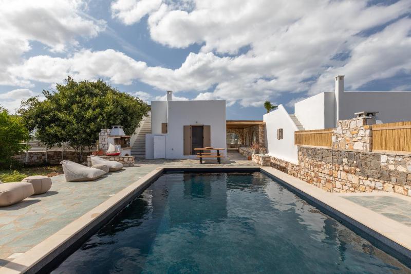Sea view Private Outdoor Jacuzzi Villa  image 1