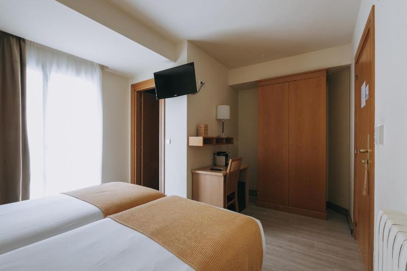 Hotel Zaragoza Plaza - image 23