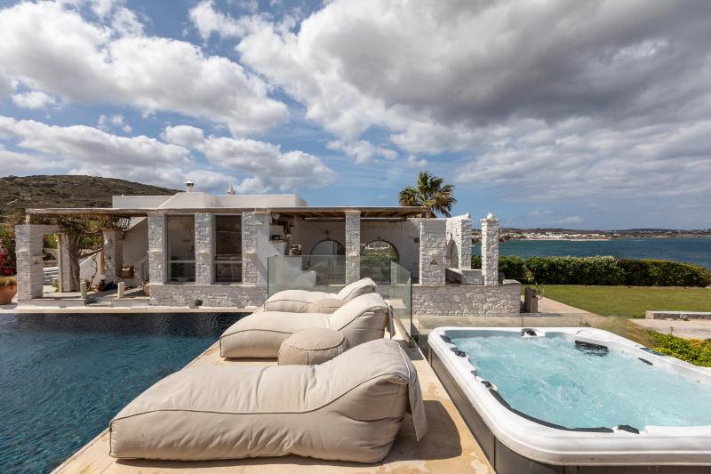 Amalgam Homes Paros Beachfront Villa - image 35