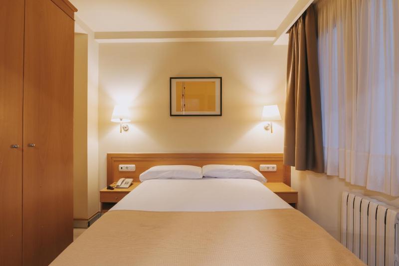 Hotel Zaragoza Plaza - image 36