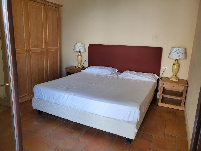 One-Bedroom Apartment (4 Adults) image 2