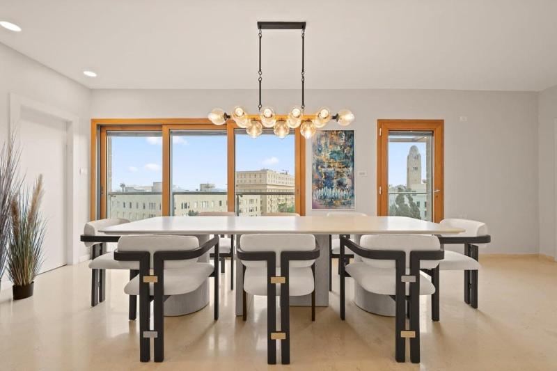 King David Residence Luxury 3 BD Pool Gym Parking - image 1