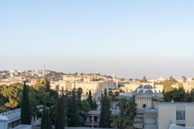 King David Residence Luxury 3 BD Pool Gym Parking - image 13