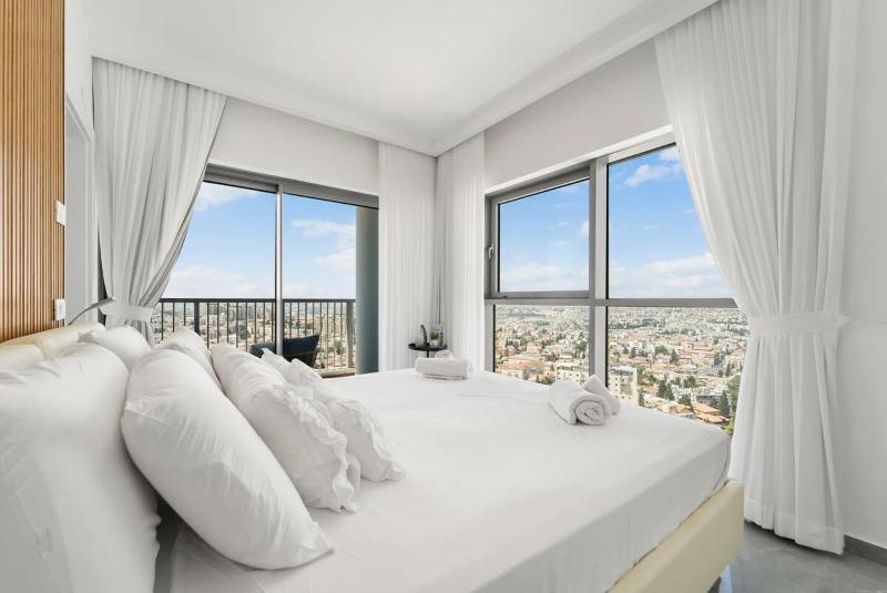 Savyon View 3BDR - ApartHotels In City Center - image 15