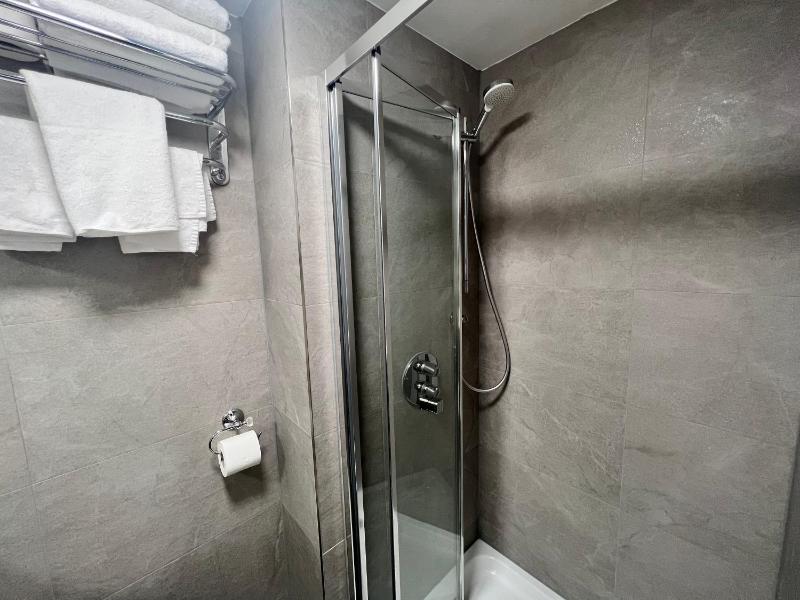 Single Room image 2