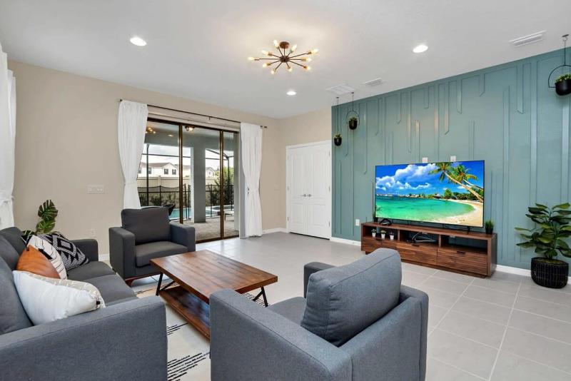 Exquisite Spacious and Close to Disney 6 BD Home #6WS483 - image 13