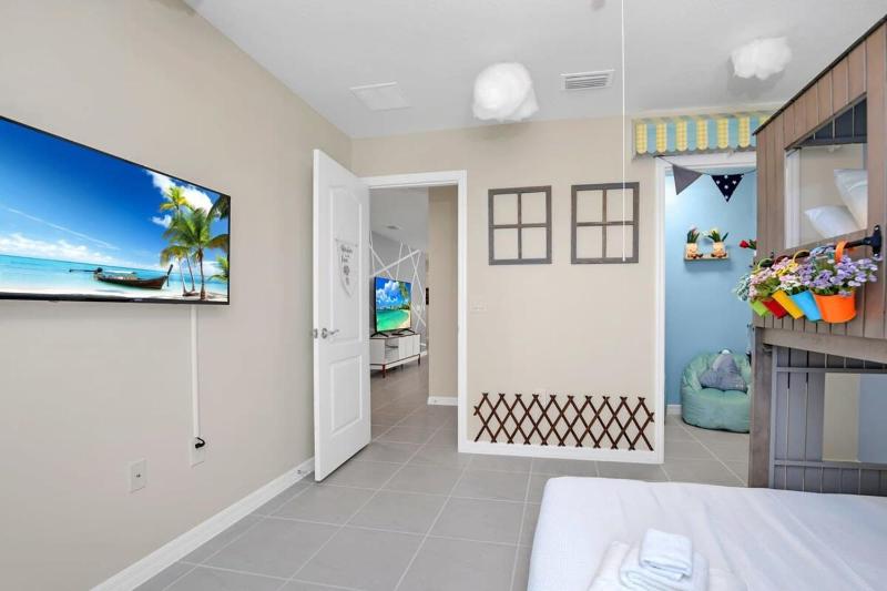 Exquisite Spacious and Close to Disney 6 BD Home #6WS483 - image 49