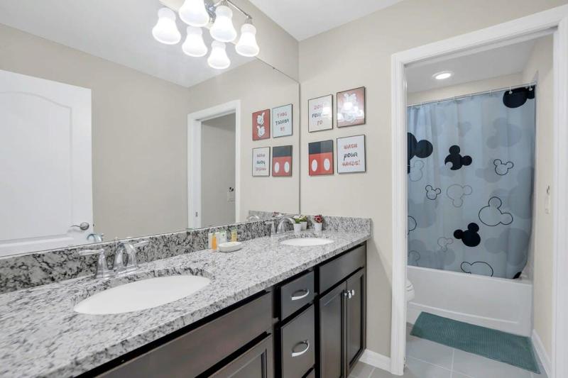 Exquisite Spacious and Close to Disney 6 BD Home #6WS483 - image 29